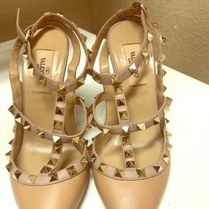 Valentino Garavani Rockstud leather pumps